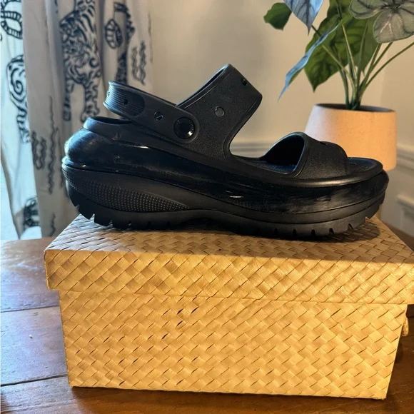 Mega Crush Black Sandal - Picture 5 of 7